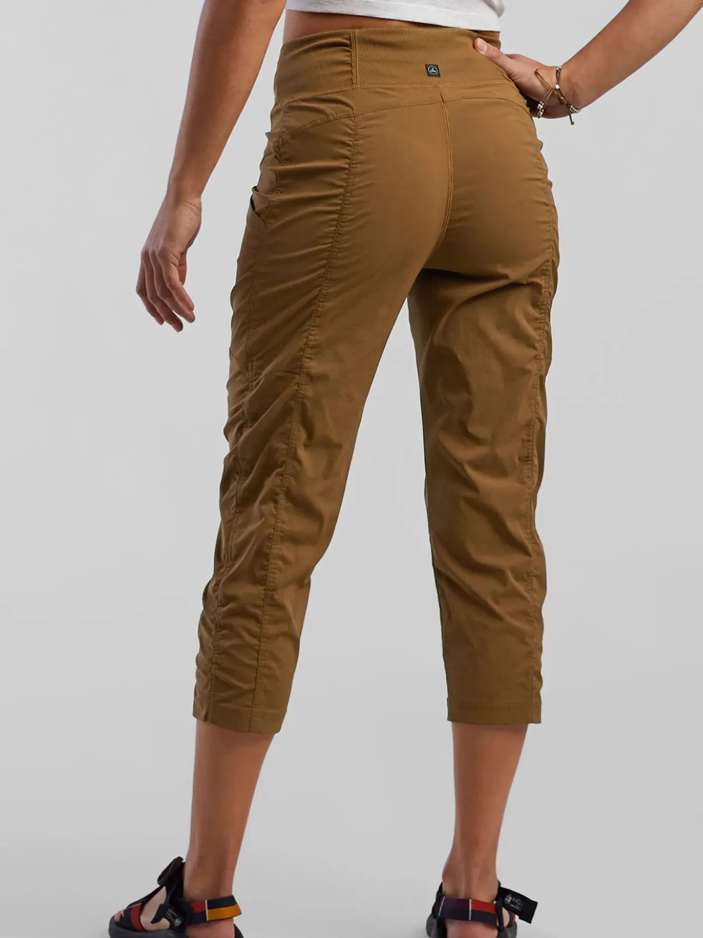 Title Nine Evergreen Hiking Capris>Women Bottoms Finder