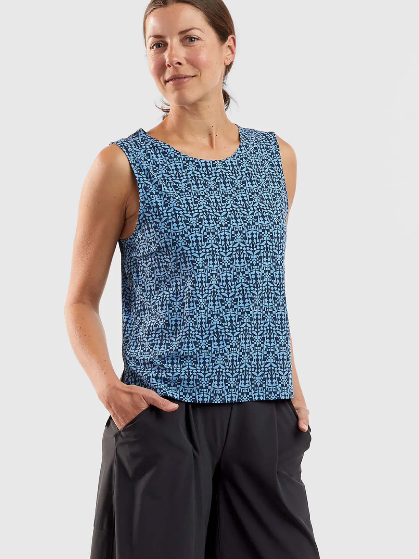 Title Nine Round Trip Pocket Tank Top - Turkish Delight>Women Upf Clothing