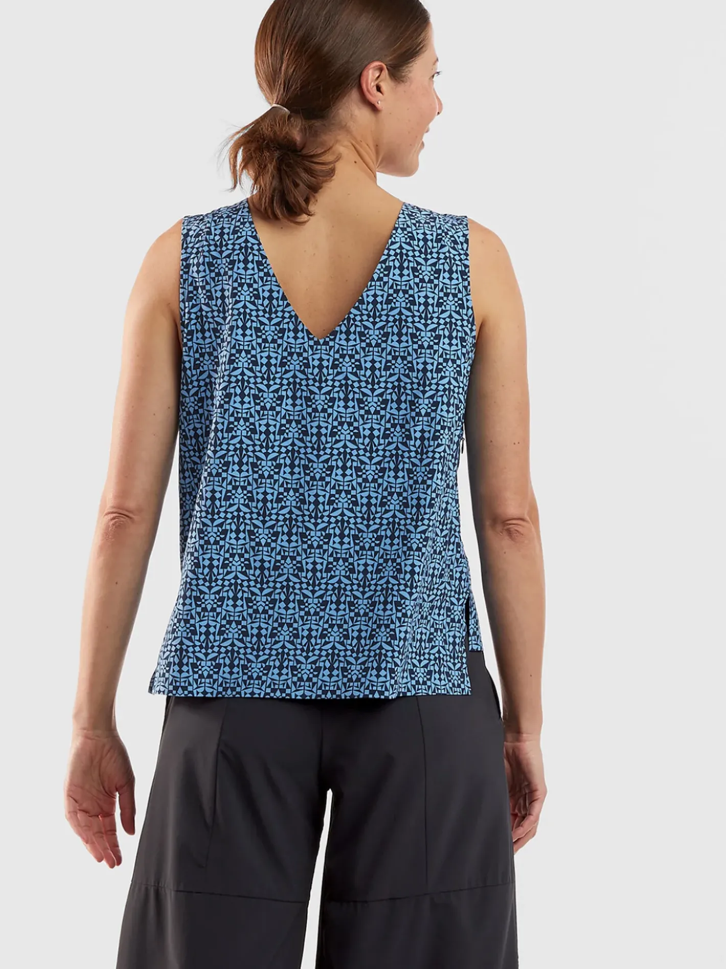 Title Nine Round Trip Pocket Tank Top - Turkish Delight>Women Upf Clothing