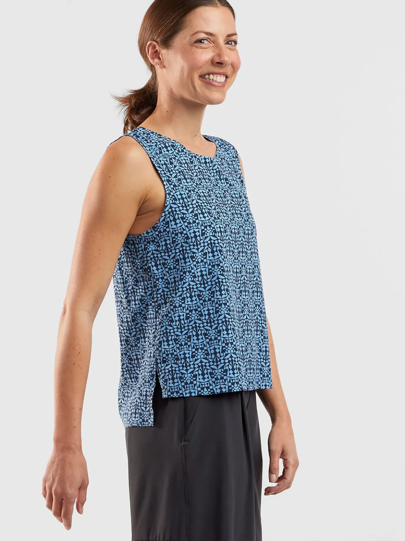 Title Nine Round Trip Pocket Tank Top - Turkish Delight>Women Upf Clothing